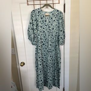 Universal Thread printed blue caftan dress, size Medium